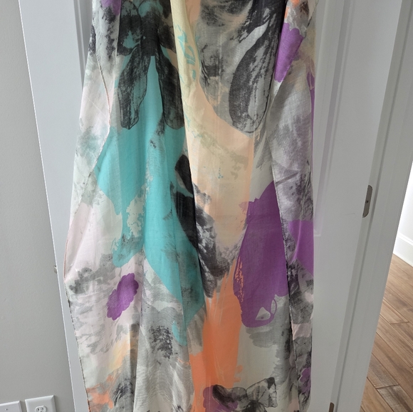Multi Color Large Floral Pattern Scarf/Wrap - Picture 3 of 5